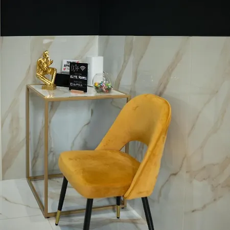 Alojamento de Acomodação e Pequeno-almoço Elite Nápoles