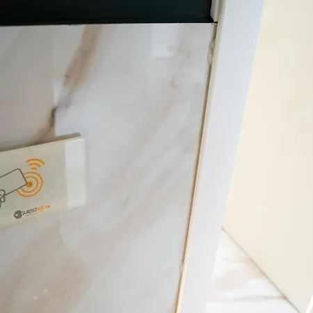 Elite לינה וארוחת בוקר נאפולי