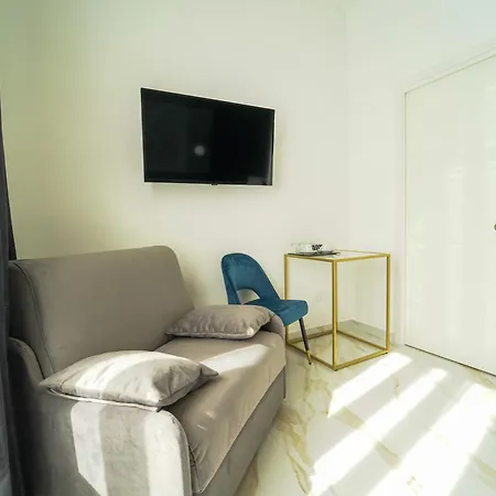 Elite לינה וארוחת בוקר